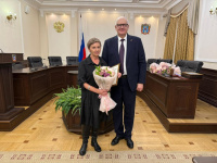 Министр строительства Ростовской области наградил работников строительной отрасли